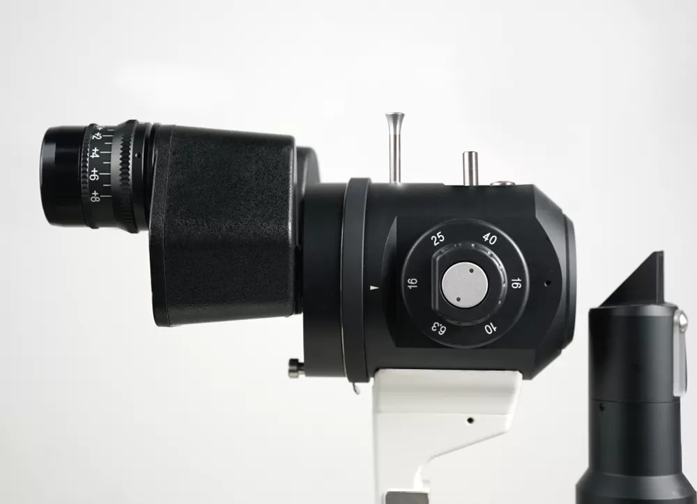 MediWorks LED Slit Lamp built-in yellow filter